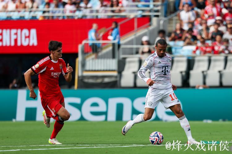 拜仁17岁小将欧冠奇迹：凌晨梅开三度改写71年历史